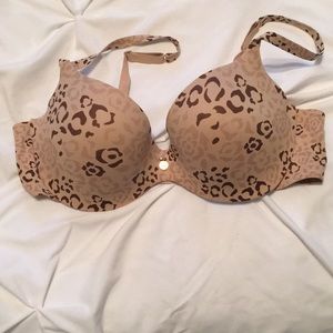 Leopard Wonderbra!